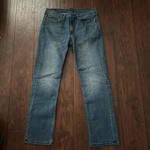 Levi Straight Fit 514 jeans. Size 32x32.